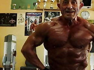 Bodybuilder Mature Daddy Manuel Vanbruna (No Sex With Music)