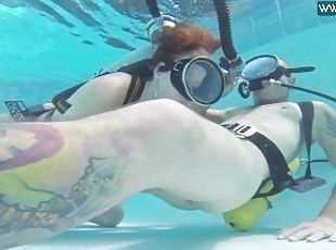 Minnie Manga takes dick underwater