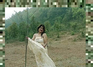 Indian Famous Adult Actress Outdoor Sex !! 