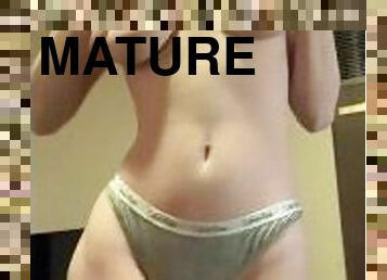 Average girl shows off perfect body!!