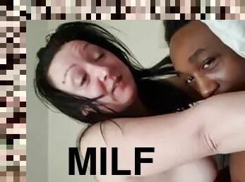 Milf reitet neger ab!