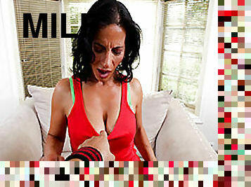 Milf Waitress Melissa Monet Bulging Hidden Assets