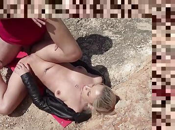 GERMAN TEEN ON HOLIDAY JULIA - TRICKED INTO SEX ON THE BEACH IN MALLORCA