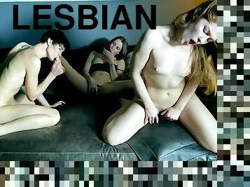 לסבית-lesbian, שלישיה, צעירה-18, פרטי, ציצים-קטנים
