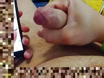 I masturbate while watching my girlfriend&#039;s porn and I cum very well