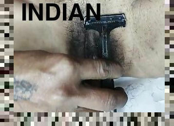 Sexy indian bhabi pussy hair remove with her dever