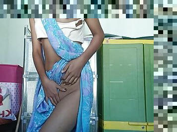 College Girl In Saree Very Hot - 18 Years