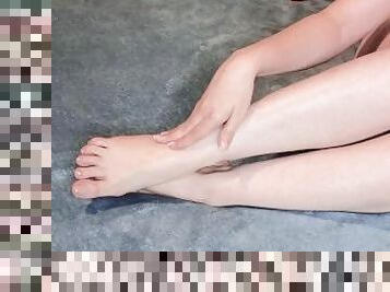 Oily feet and dildos