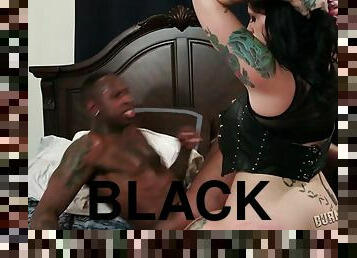 Inked sex bomb at fat black cock to fuck