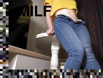 Sexy milf teasing her big cameltoe in tight jeans
