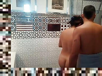 bañando, tetas-grandes, culazo, ducha