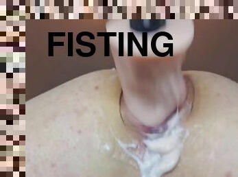TWINK ASSFUCKED BY FUCKING MACHINE AND DISTING DILDO HARDCORE NO MERCY