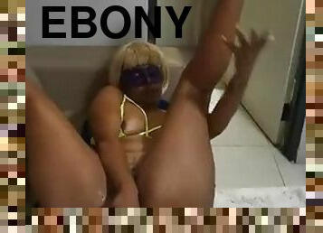 Mzansi ebony squirts on webcam