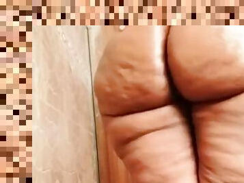 BBW Twerks and then Spreads Dirty Pink Asshole