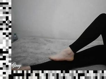 Sexy Legs In These Leggins ???? - Miley Grey