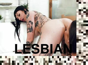 Tattooed Lesbian Tribbing With Milf Bff
