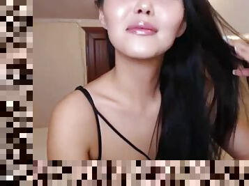 Chinese sexy girl flashing on web