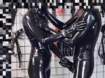 masturbieren, schwer, wichsen, sadomasochismus, schwarz, fetisch, latex, knechtschaft, rubber, raue