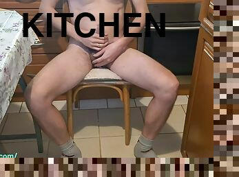 Morning masturbation in the kitchen with big sperm on the floor while watching porn on mobile 4K