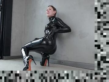 dilettant, erotisch-mutti, spielzeug, briten, fetisch, latex, herrin, brunette, stiefel, angeberei