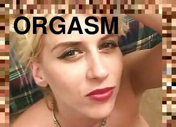 Sexy Blonde Girlfriend Shows How To Suck Boyfriend's Cock That Will Make Him Cum In Her Face