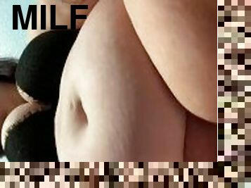 Milf cums with toy