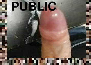 masturbation, public, amateur, ejaculation-sur-le-corps, énorme-bite, branlette, secousses, ejaculation, sperme, bite