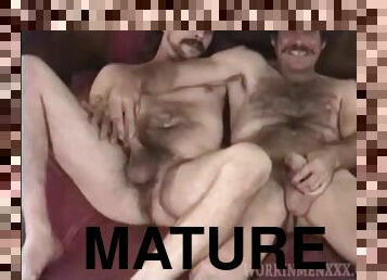 Mature Amateurs Tim and Larry Suck Cock