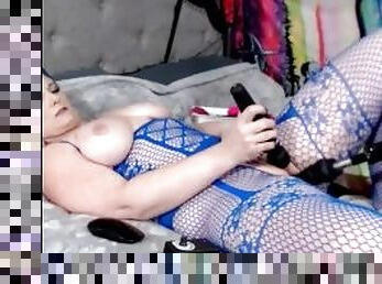 Laura squirts in blue Fishnet
