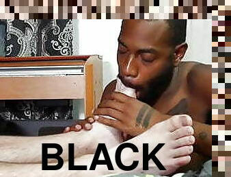 Inked black stallion toe licked bearded hunk before footjob