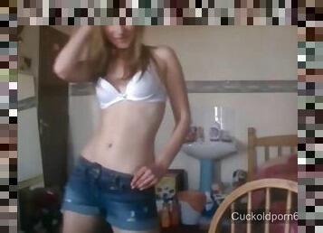 Beautiful wife ellie shows her body on webcam