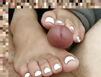 Highly skilled foot job with white toes 
