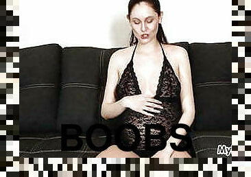 Sade Strips Naked, Measures Her Pregnant Body!