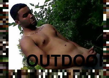 Inked Keef Johnson pees outdoors and solo masturbate