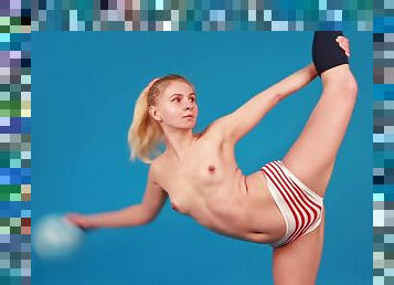 Mischele Lomar In Euro Hottie Mischele Spreading Sexy Legs