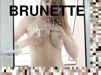 solo, brunette, mælkefyldt, drillende