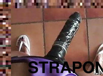 sztuczny-penis, stopy, dildo, dominacja