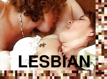 Deux lesbiennes poilues 