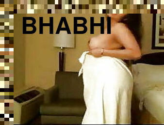 Desi Bhabhi Naked Dance Seduces WOW