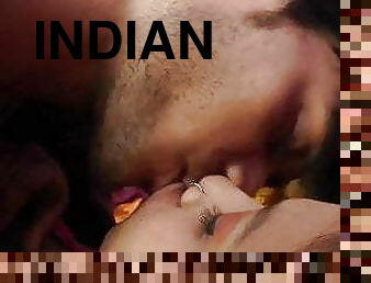 एशियाई, परिपक्व, भारतीय, चुंबन, श्यामला