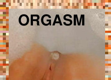 Very short &amp; quiet orgasm in bath 