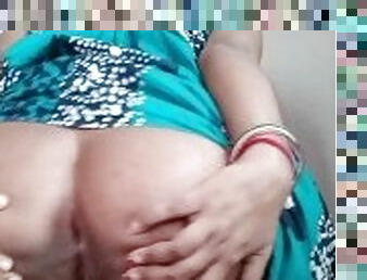 indian mom showing her big ass and fingering her pussy part 1
