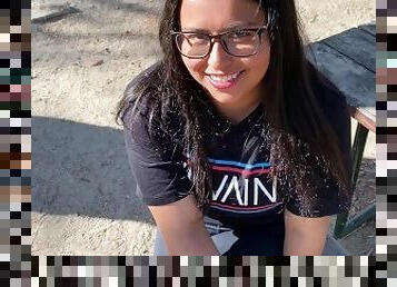 PROPUESTA INDECENTE A LATINA CACHONDA EN EL PARQUE