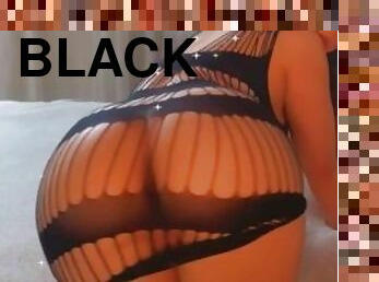 Big Booty Latina Shaking her Ass for you - Watch the full video on my free onlyfans