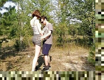Tall teen lets herself be fucked by short guy in the woods