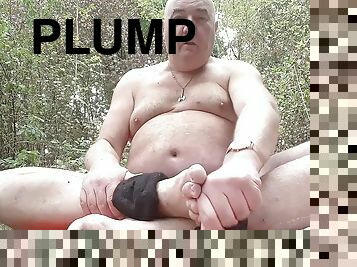Plump techno feet and cumshot in the forest