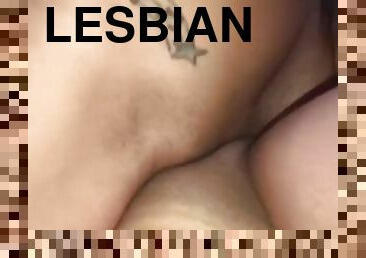 Two Hot Lesbians Tribbing / Scissoring ???? .
