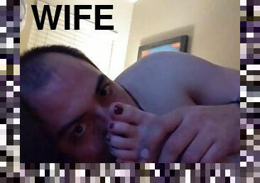 Bbw wifey gives husband handjob while he smells her feet