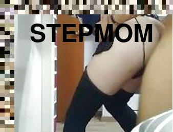 Hijo coje a su madrastra - por ATRAS con su madrastra culona- stepmom anal cum