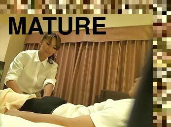 22A019005-Rich affair sex with a mature woman on a business trip massage